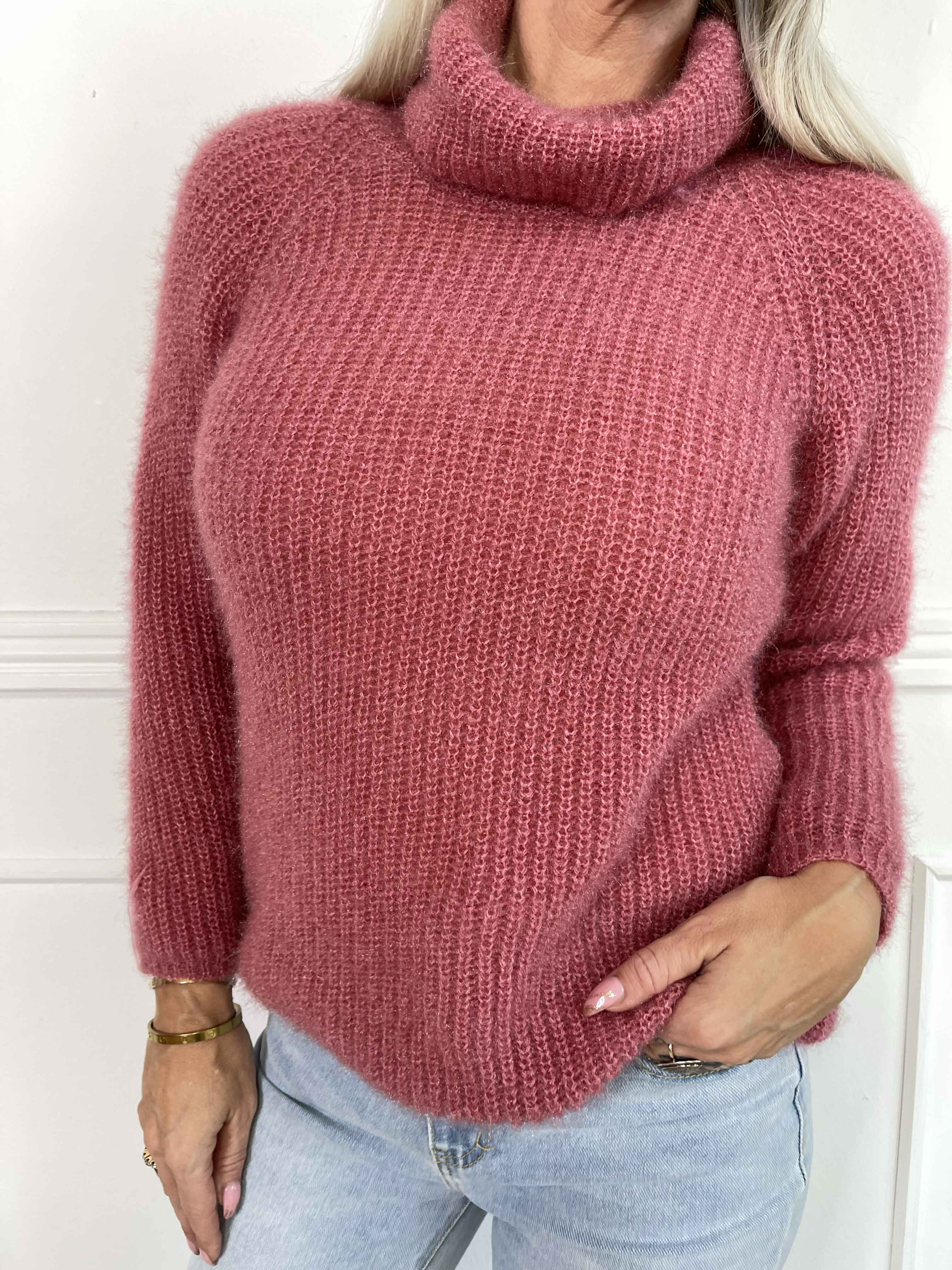 Rylie - Fluffig stickad tröja med polotröja